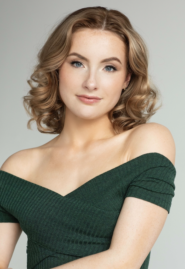 Grace Budoloski - Headshot Green